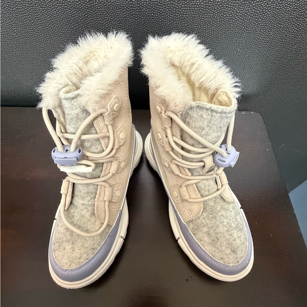 Sorel Kids' Cozy Gray and Cream Boots